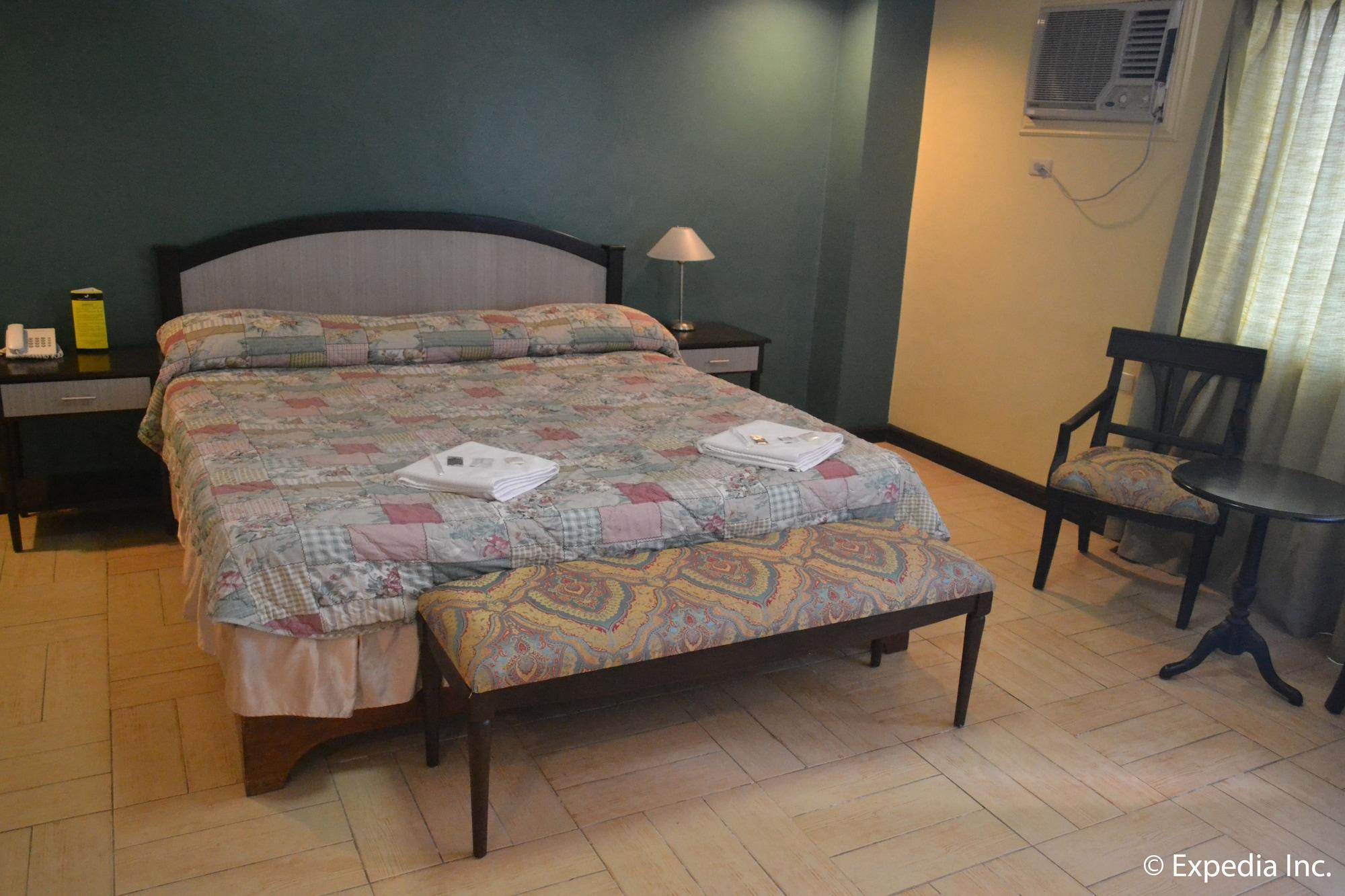 Hotel Tagaytay Country