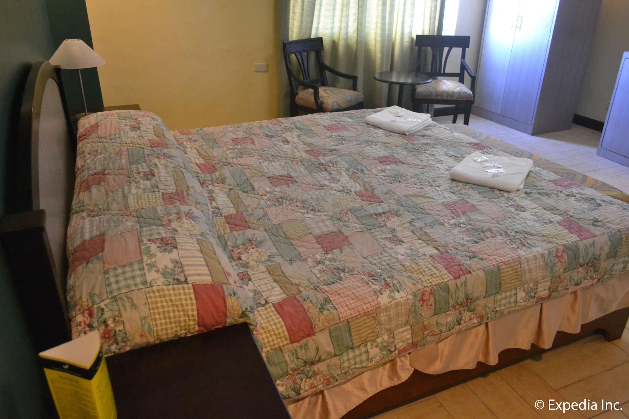 Hotel Tagaytay Country